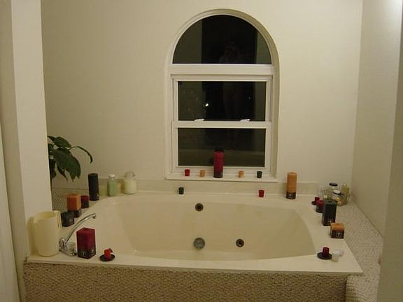 Jacuzzi tub