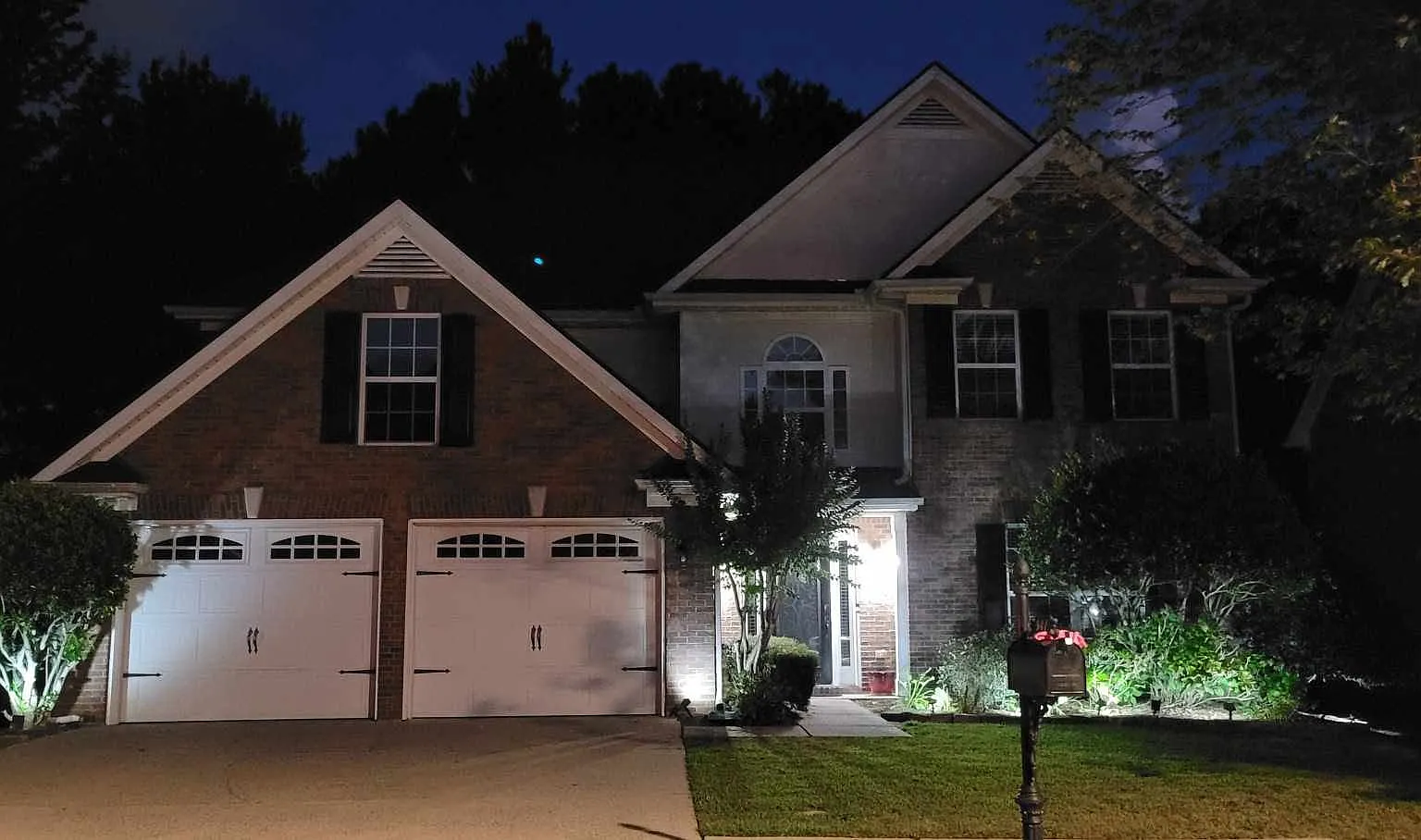 5 bed, 3035 sqft, $3,100 — Photo 1