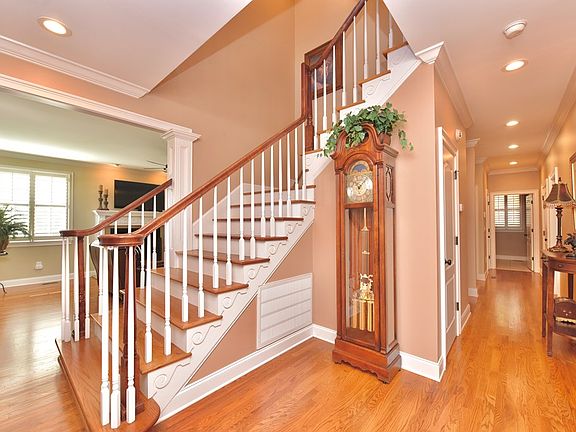 2nd image of 531 Stafford Ave NW