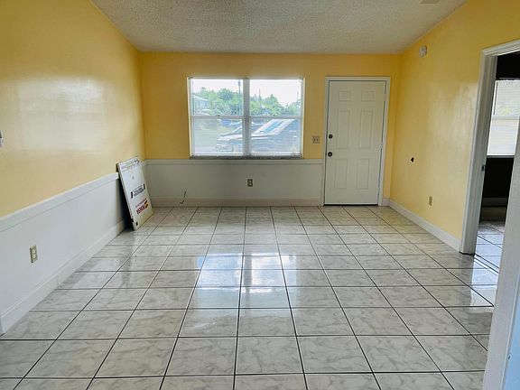 5th image of 1649 SW Cameo Boulevard
