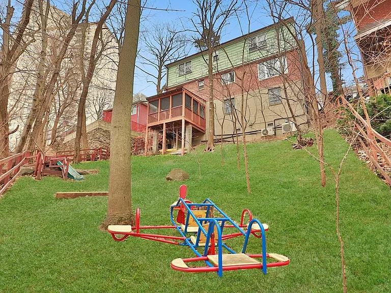 2730 Edgehill Ave — Photo 20