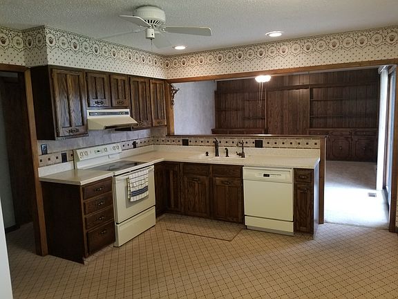 Kitchen & Family Room