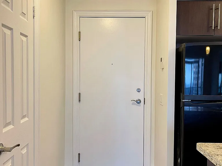 25 Greenview Ave #2325 — Photo 3