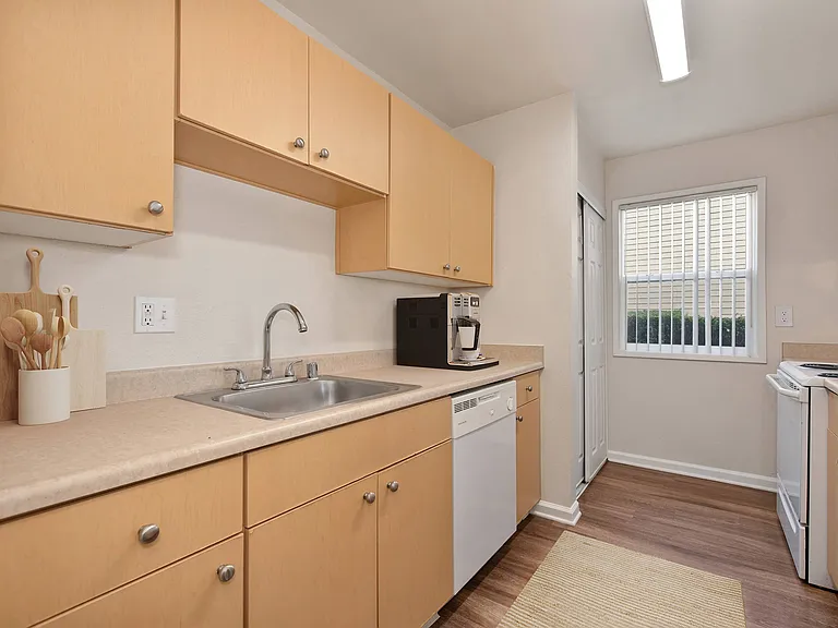 Vineyard Terrace Apartments — Photo 3