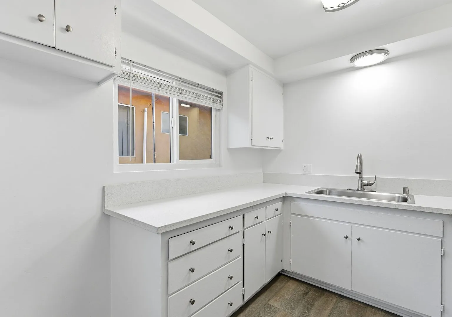 6640 Darby Ave — Photo 4