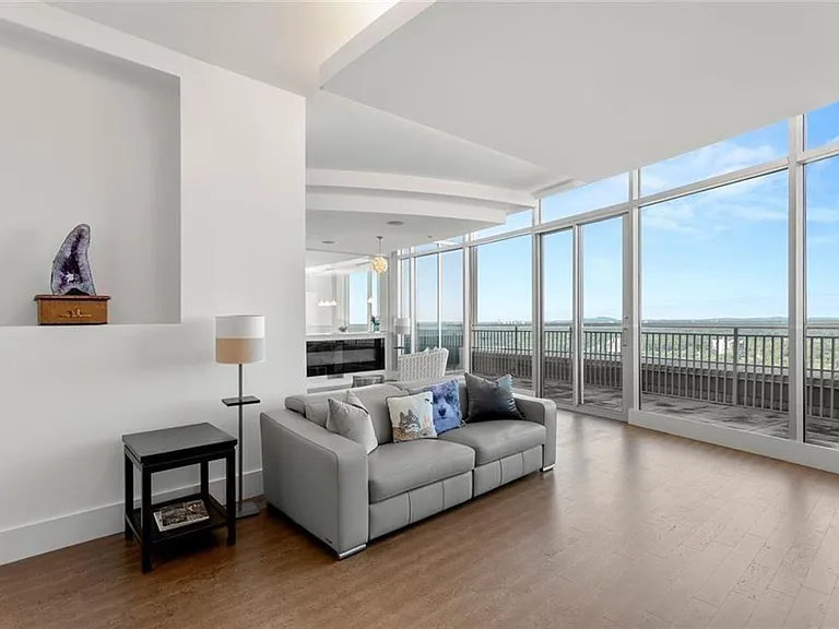 3338 Peachtree Rd NE #3501 — Photo 10