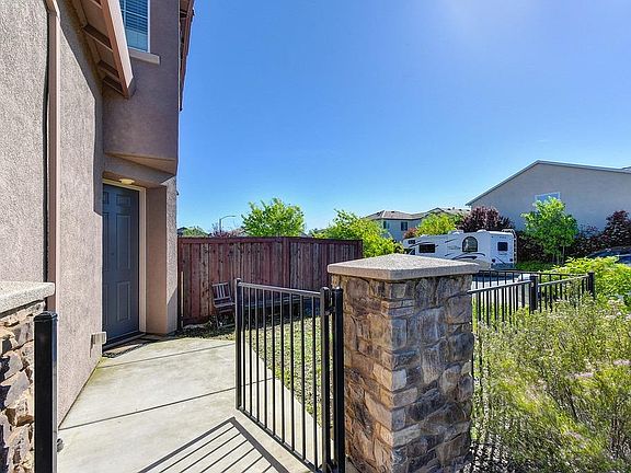 4th image of 1814 Mezger Dr