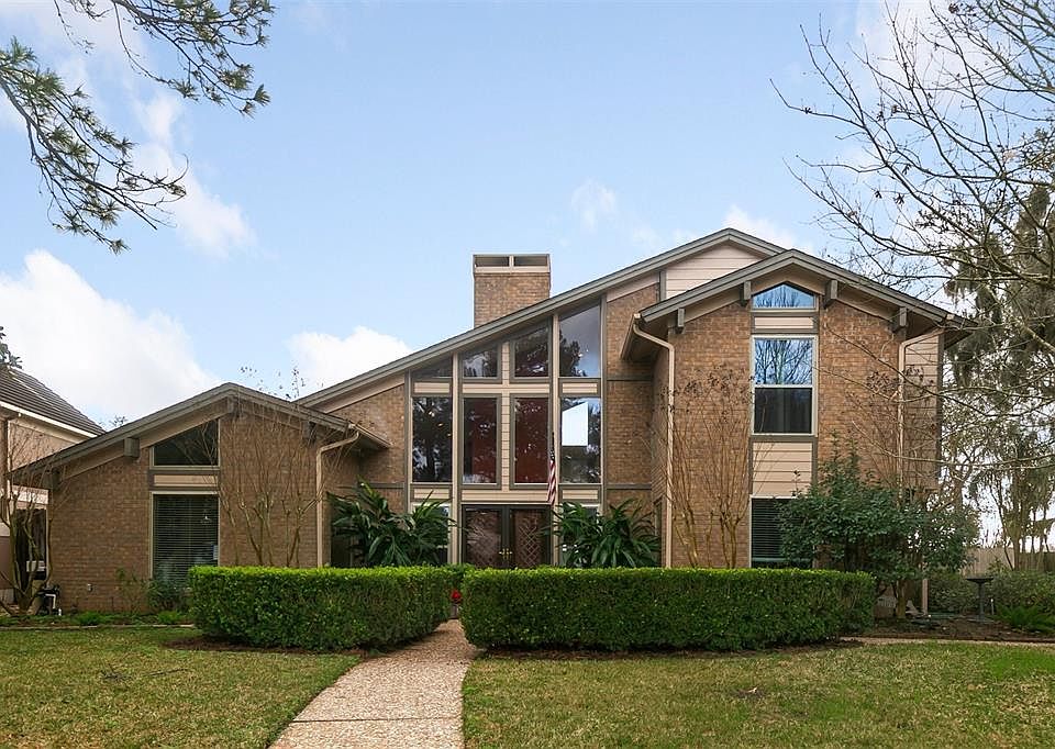 1st image of 1123 Woodbank Dr