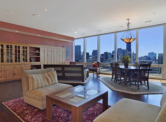4th image of 500 W Superior St Unit 2303
