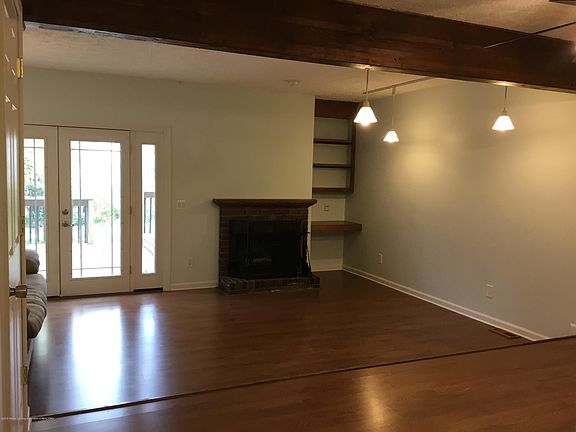 3rd image of 7124 Creekside Dr