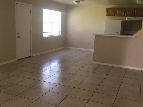 19 Parkland St, Bridge City, TX 77611