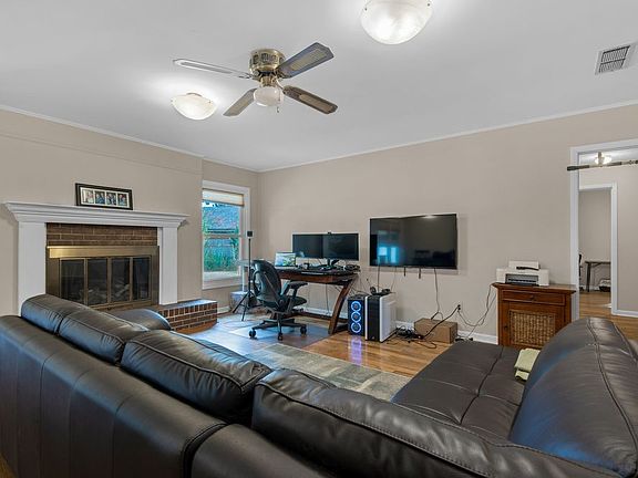 5th image of 1901 Palmetto Palm Cir