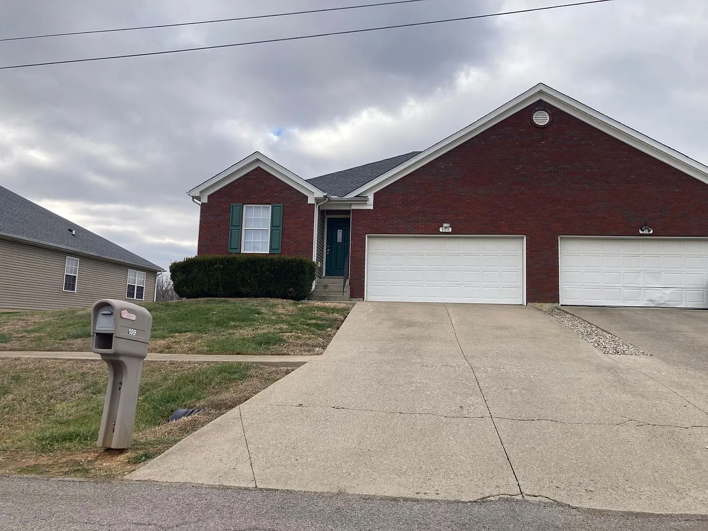 **LESS than 10 minute Drive from Fort Knox** — Photo 2