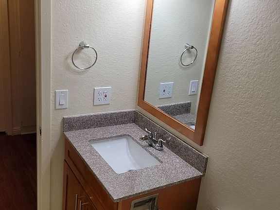 4th image of 2500 Edwards Ave APT C4