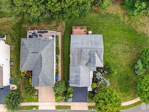 5th image of 2 Palisades Rd