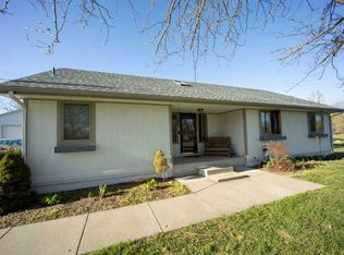 1626 NE 39th St, Topeka, KS 66617