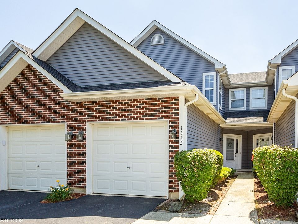 Welcome to Tree-Lined Fox Hill!