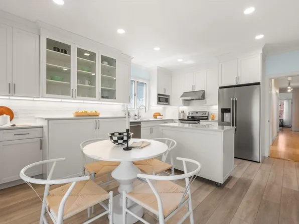 5 Washburn Ter #3, Brookline, MA 02446