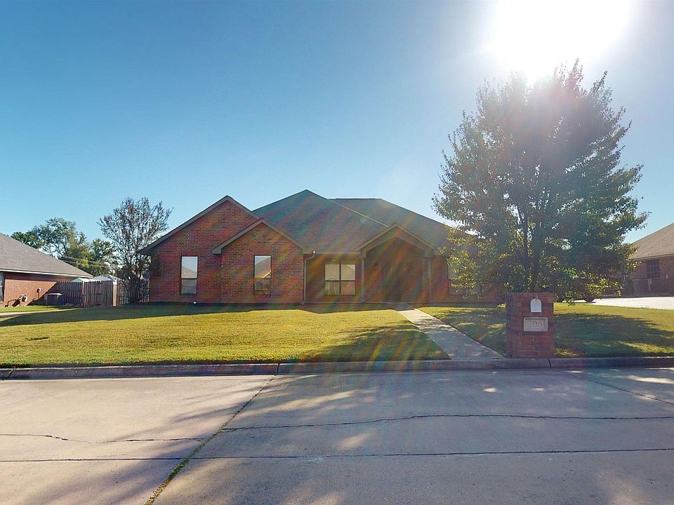 1st image of 306 Meadowridge Cir