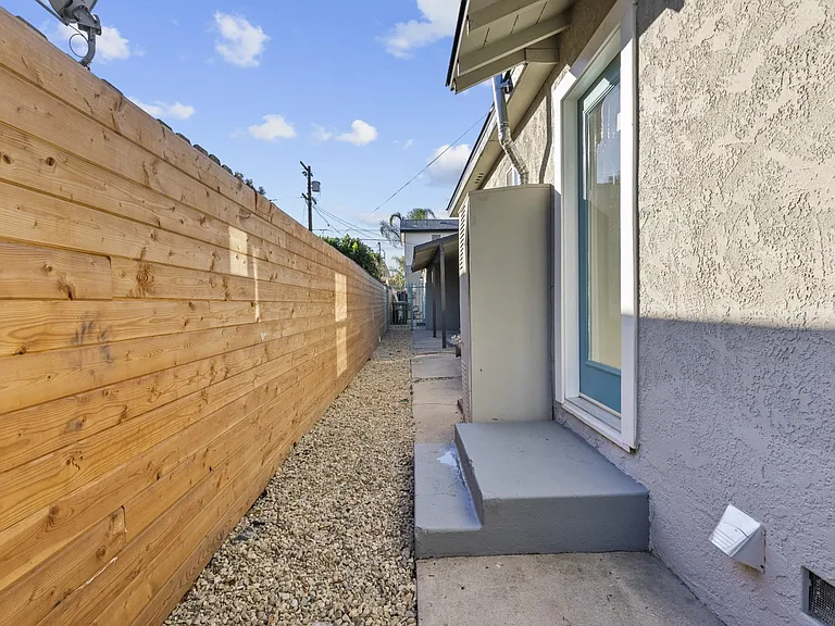 6661 Beck Ave — Photo 18