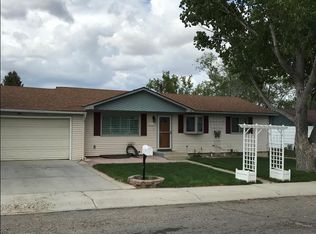 375 Stage Pl, Green River, WY 82935