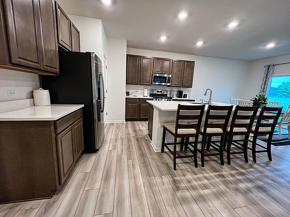 5th image of 3156 Thoreau Dr