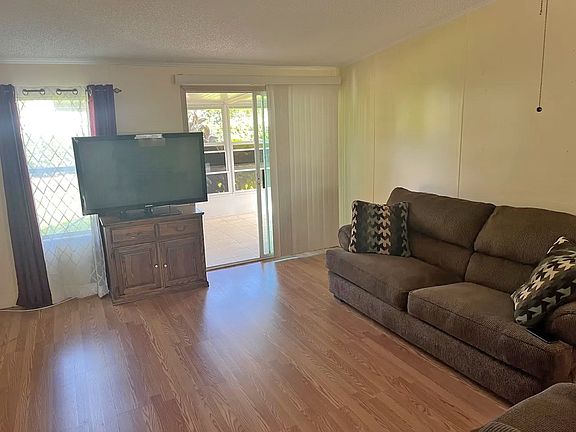 5th image of 2614 88th St E