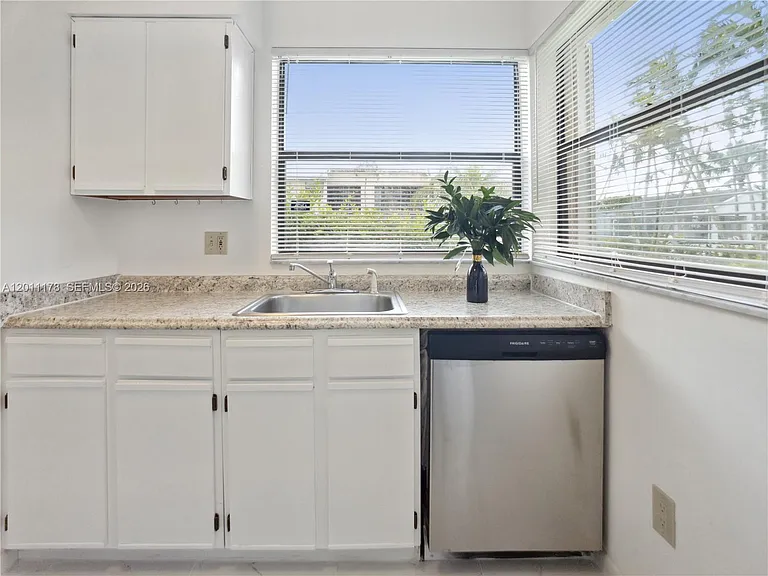 1151 N Liberty Ave #1151F — Photo 11