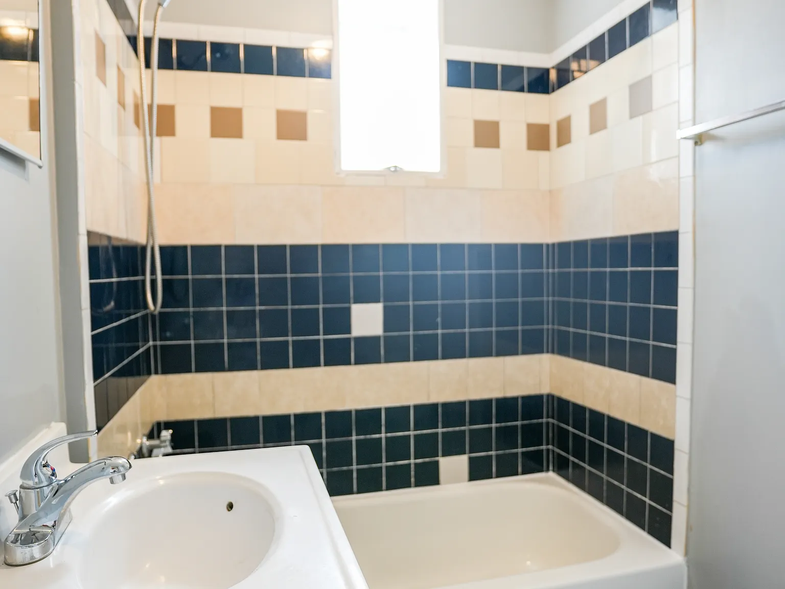 2 bed, 1.5 bath, 1100 sqft, $1,750 — Photo 2