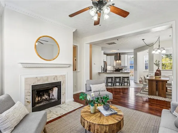 240 Village Square Dr, Woodstock, GA 30188