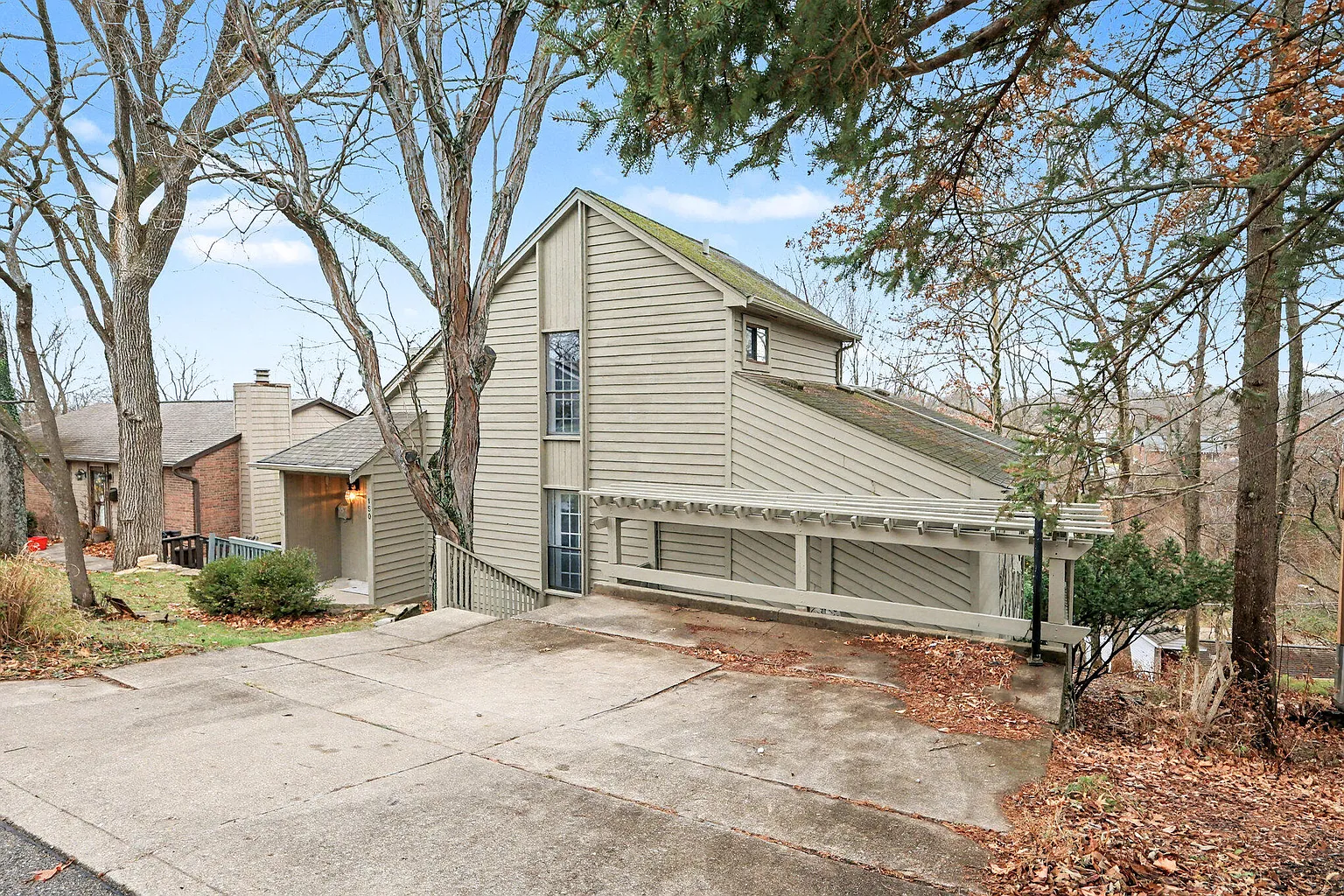 150 Ridgeway Ave photo 1