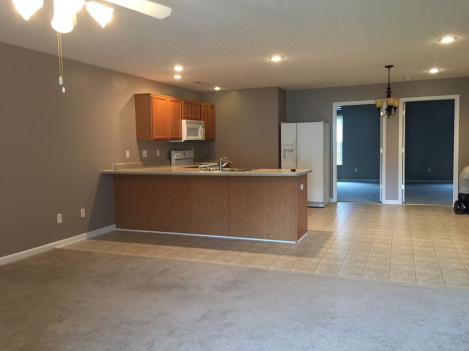 Open living room into kitcken