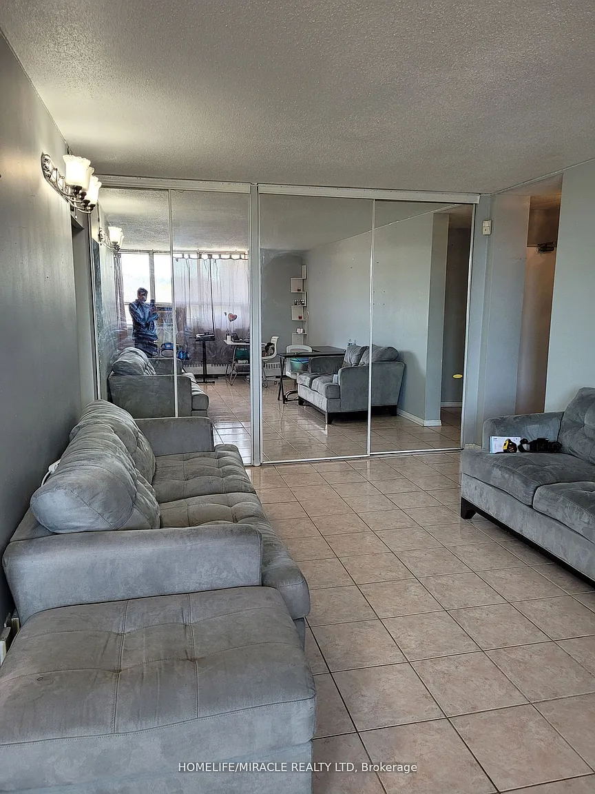 180 Markham Rd #420 photo 1