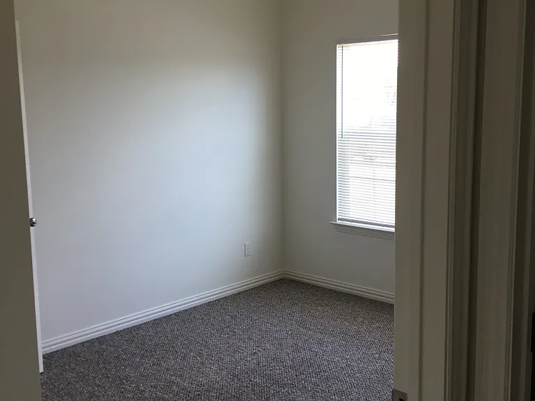 3423 N 1st Ave — Photo 9
