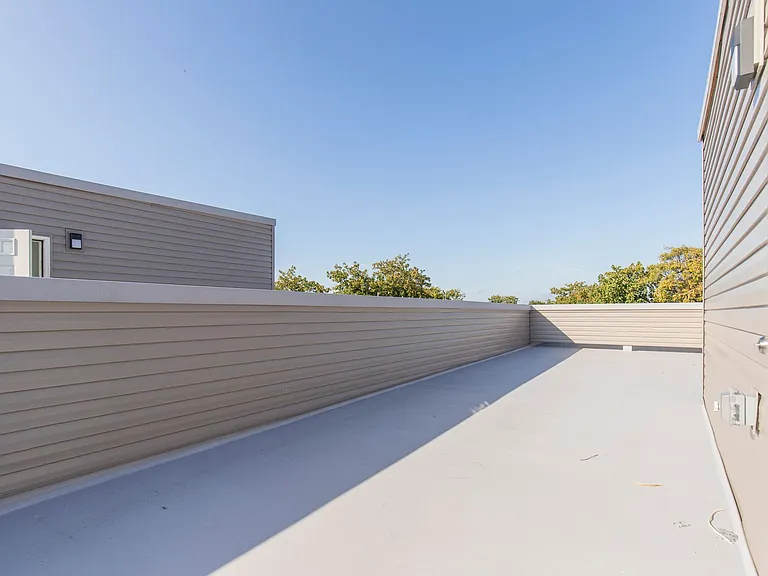 2404 Master St #2 — Photo 9