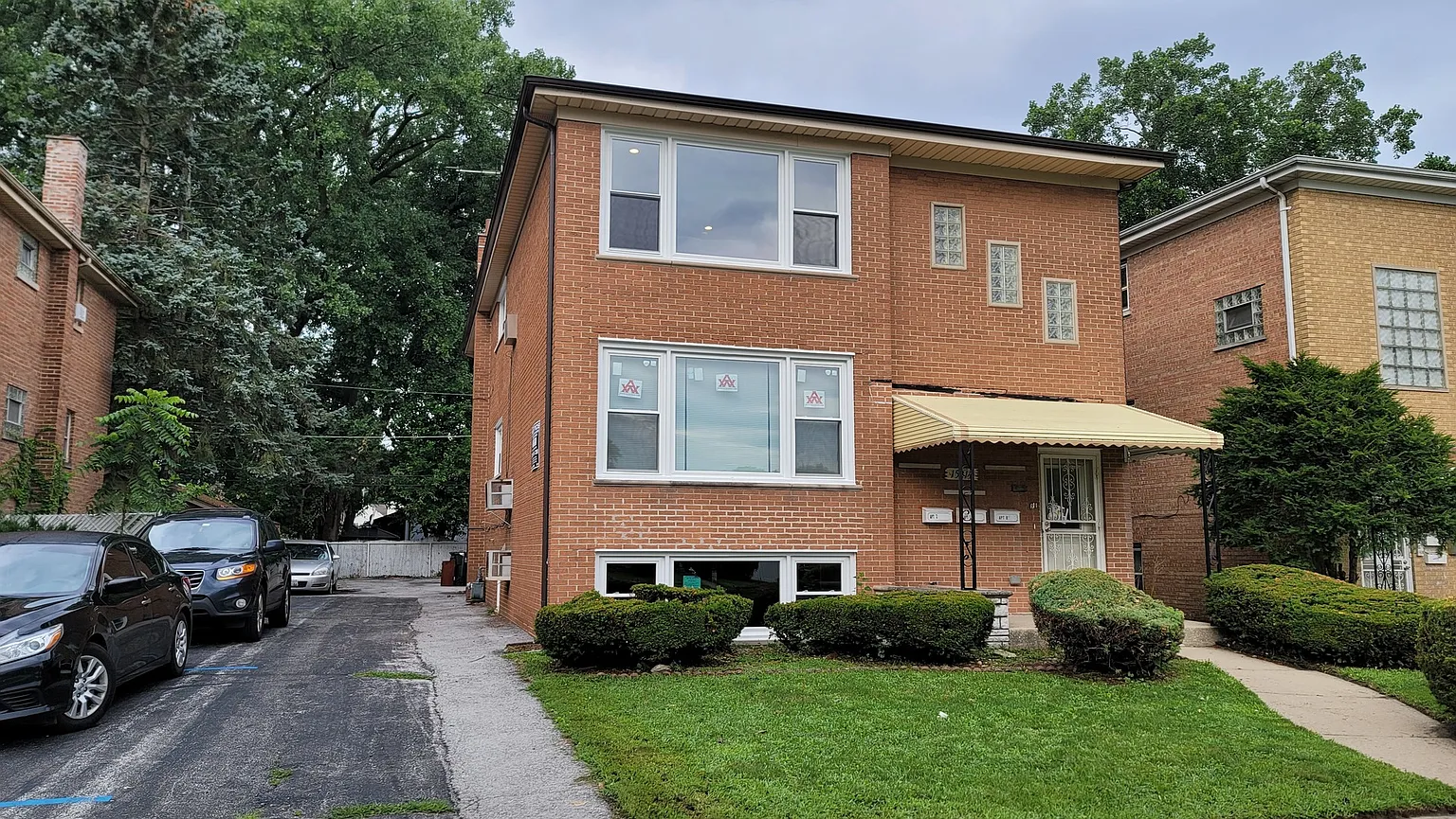 15214 Woodlawn Ave photo 1
