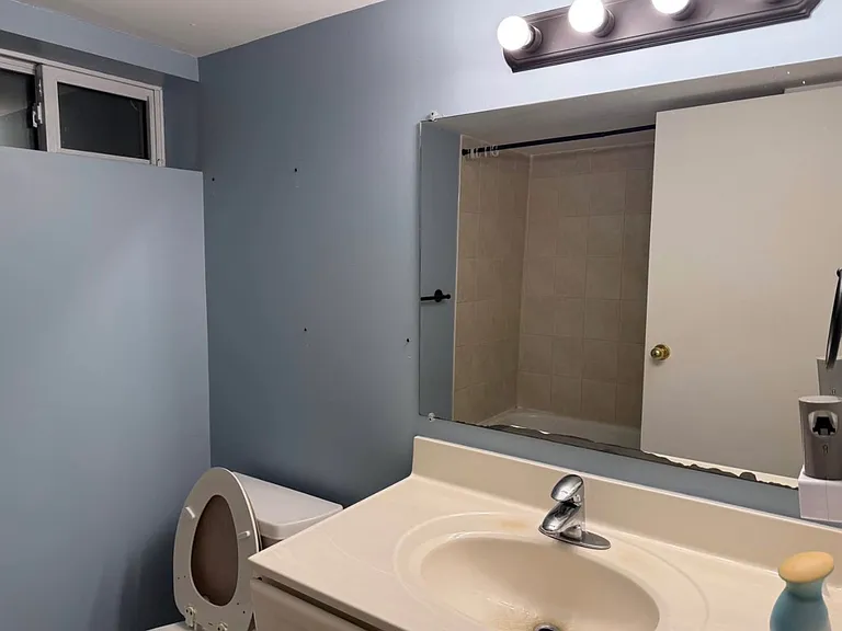 753 Elgin St #B — Photo 10