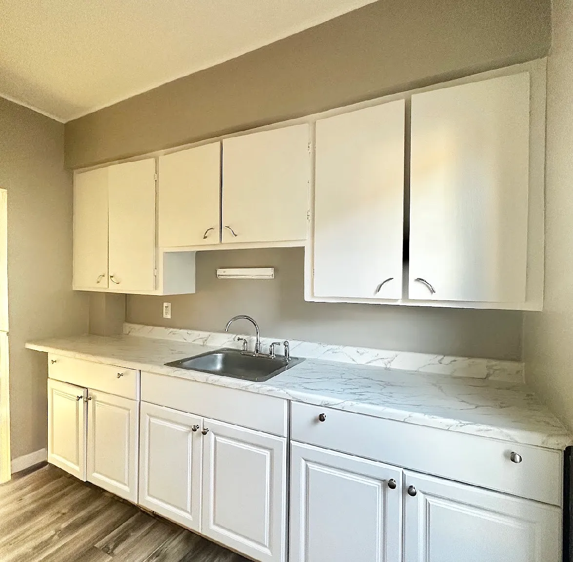 3 bed, $2,050 — Photo 2
