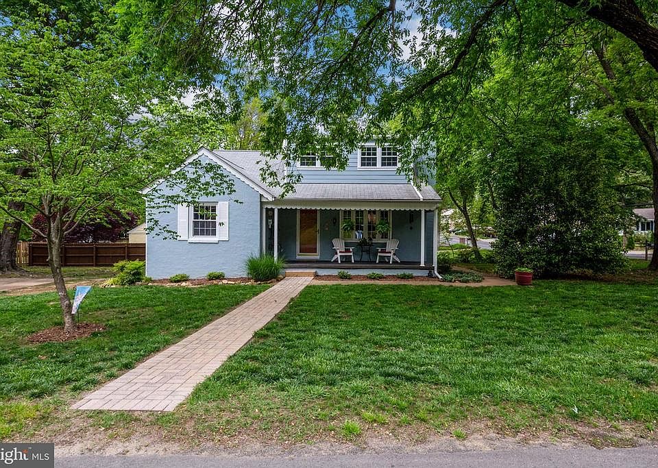 1st image of 1194 Green Holly Dr