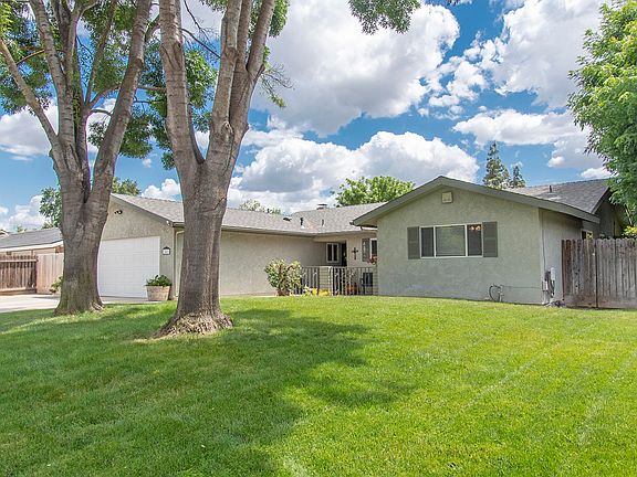 3rd image of 3441 W Cambridge Dr