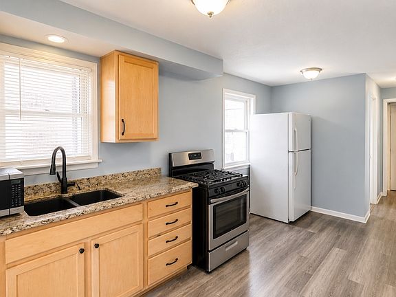 3rd image of 8635 S Burnham Ave