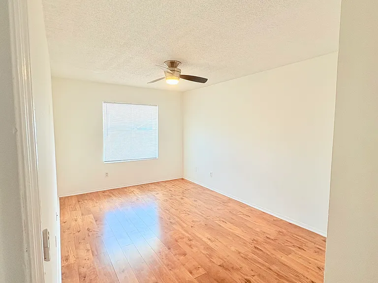 4124 Pershing Pointe Pl — Photo 10