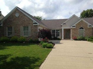 10002 Rainbow Falls Ln, Fishers, IN 46037