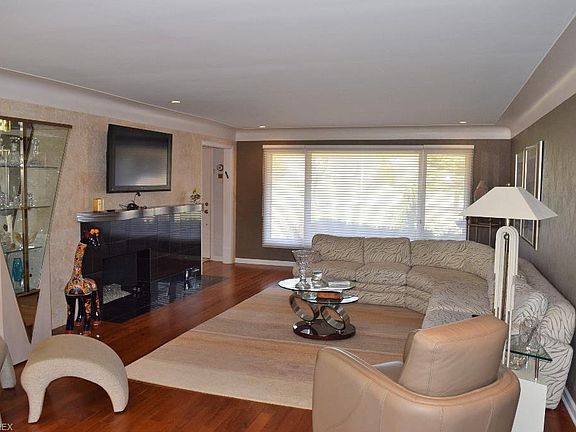 3rd image of 29126 Gates Mills Blvd