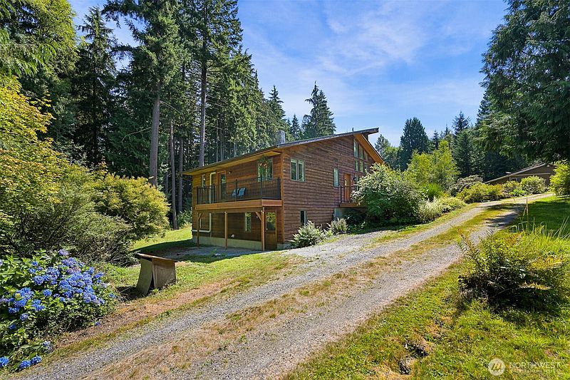 4th image of 551 Summerland Road
