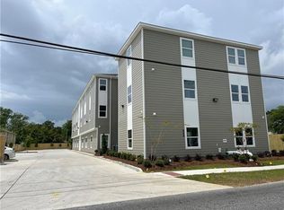 686 Central Ave #302, New Orleans, LA 70121