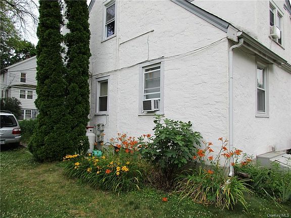 5th image of 9 Maplewood Dr