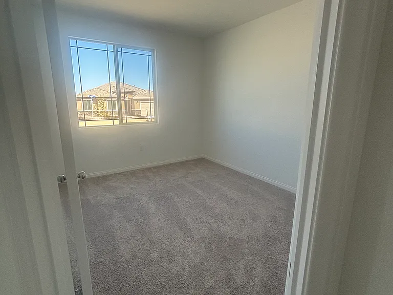 4061 Hudson Ln — Photo 8
