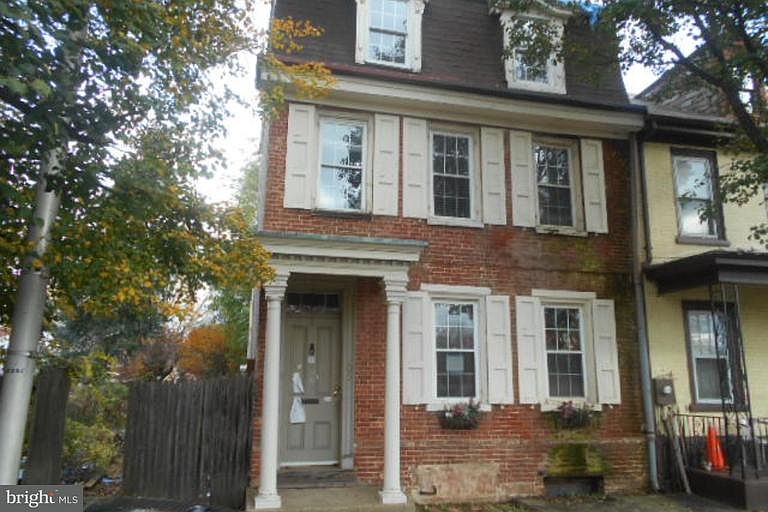 2nd image of 305 Stacy St