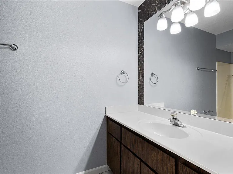 8678 E Roosevelt Cir — Photo 18